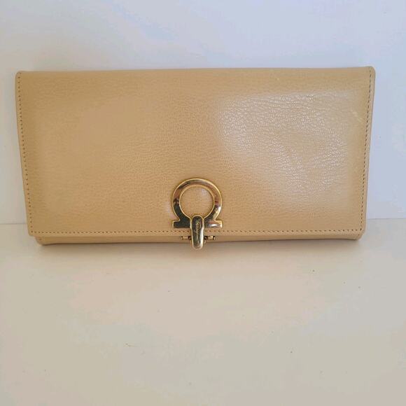 Salvatore Ferragamo Gancini Wallet Large Bifold Beige Yan Leather Designer - Picture 1 of 12